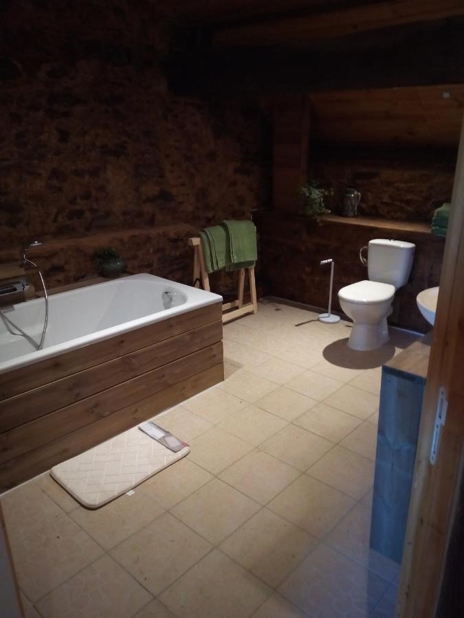 Bed and Breakfast Le Chevalier Des Marettes Airel Exteriér fotografie